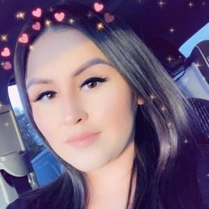 Meet your Posher, Elly